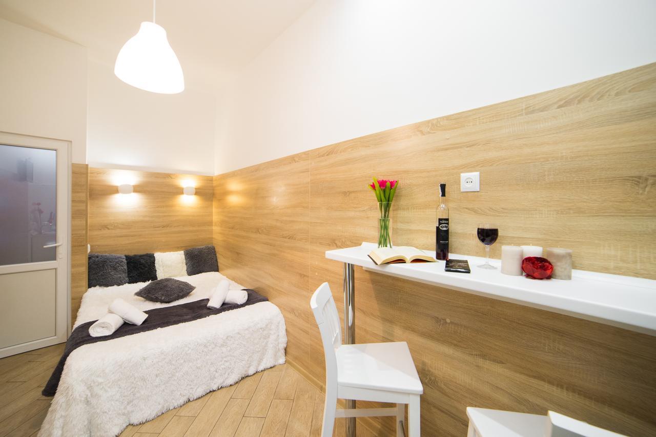 Mini Economy apartments- Filatova 10 Leopoli Esterno foto