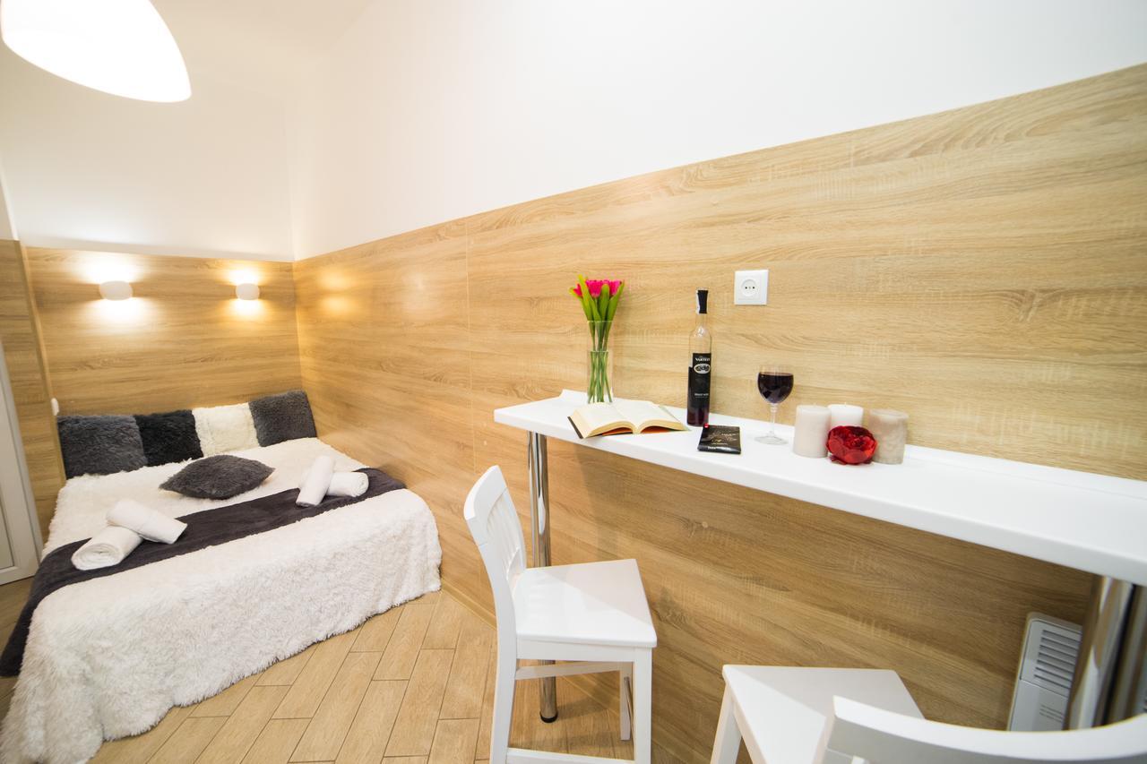 Mini Economy apartments- Filatova 10 Leopoli Esterno foto
